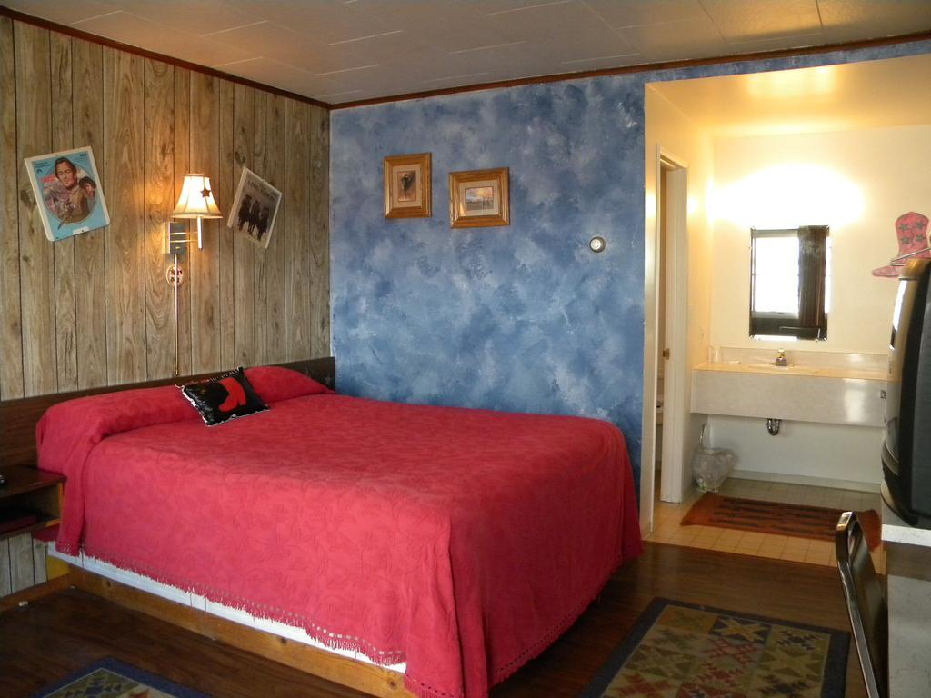 Blue And White Motel Kalispell Zewnętrze zdjęcie