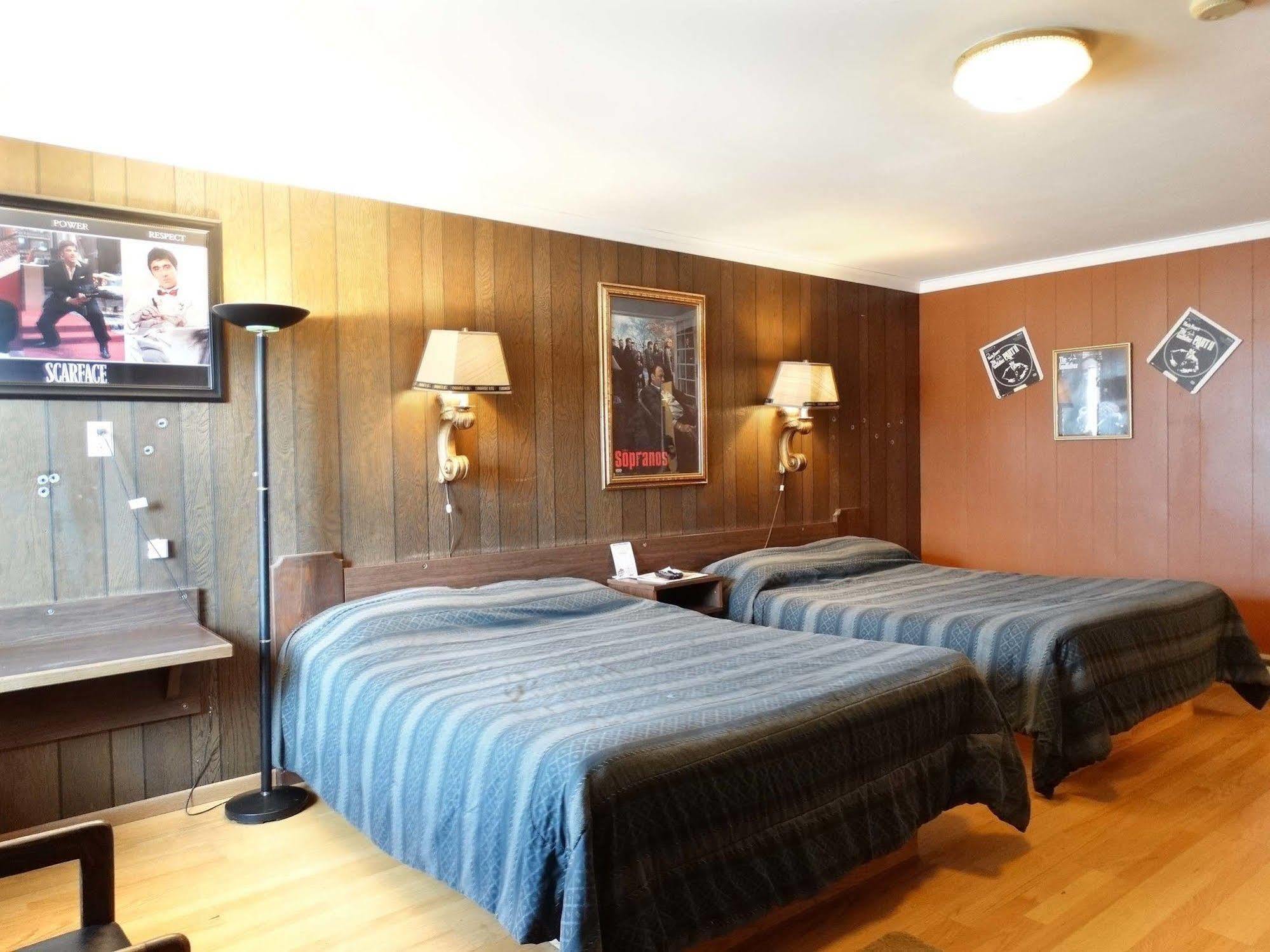 Blue And White Motel Kalispell Zewnętrze zdjęcie